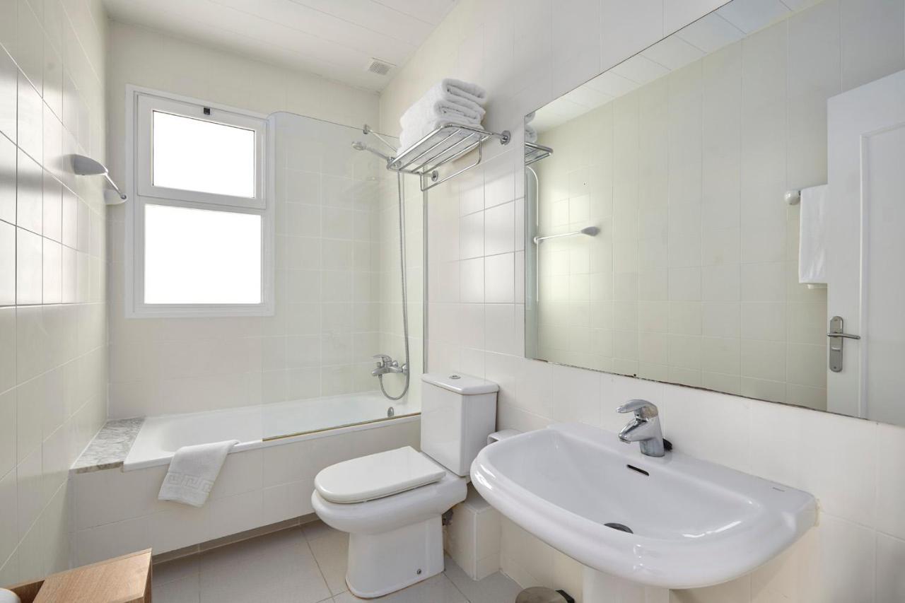 Fisa Rentals Aribau Barcelona Kültér fotó